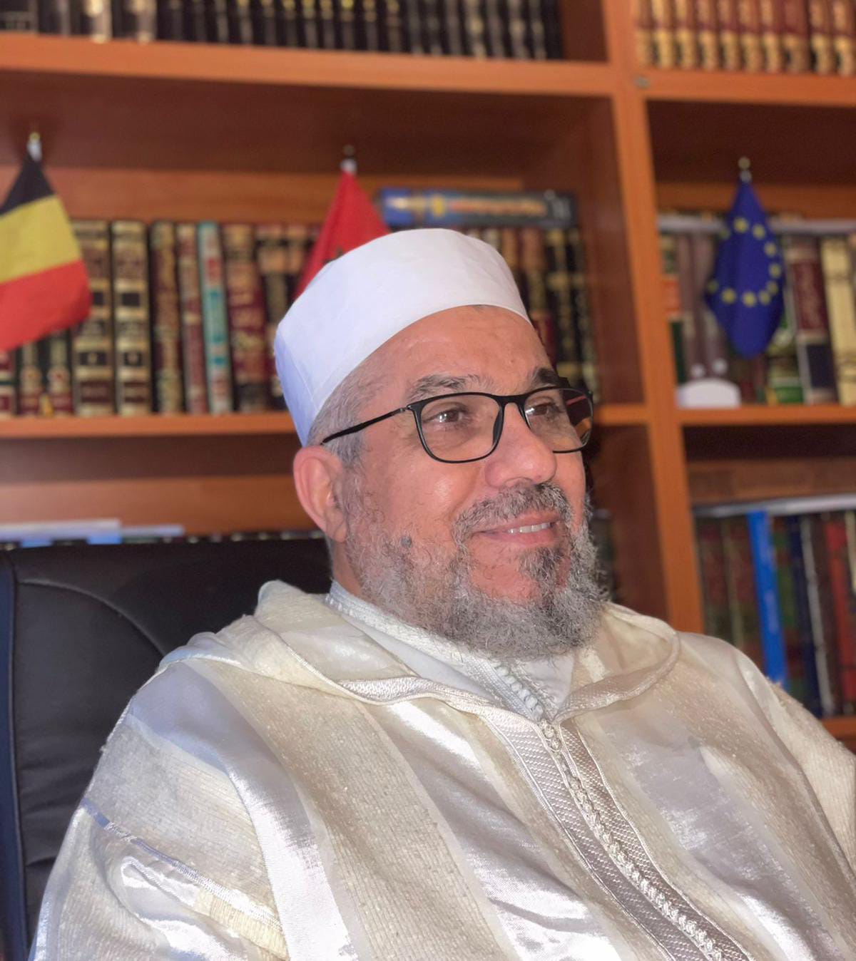 Après une expulsion controversée en 2022, l’imam Mohamed Toujgani obtient justice : ses droits sont rétablis et son retour en Belgique devient possible. Découvrez pourquoi cette décision marque un tournant pour de nombreux fidèles.